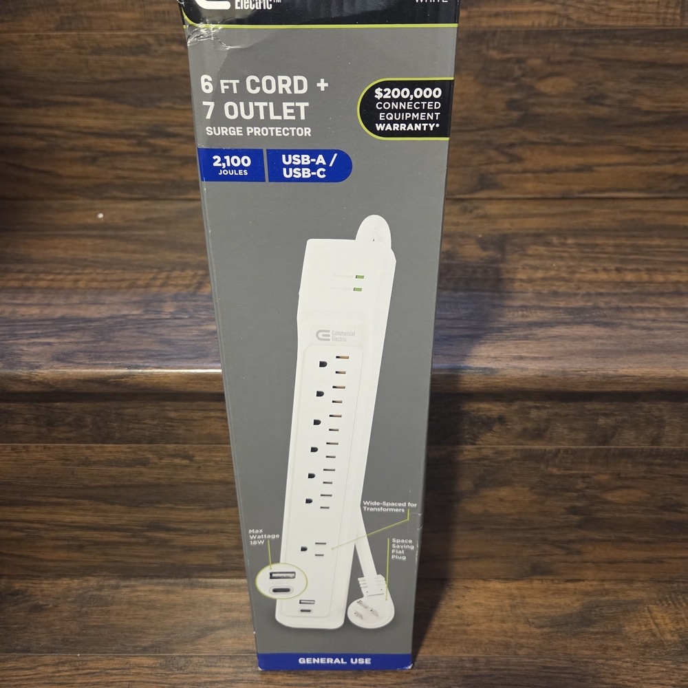 Commercial Electric 1007 533 258 Surge Protector w USB 7 Outlet White 6' Cord